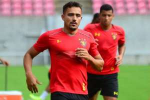 Série B: Lateral volta a sentir dores e desfalca Sport; Zagueiro deve ser improvisado