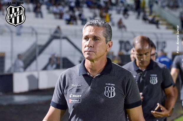 O técnico Jorginho dificilmente será mantido no cargo se a Ponte não ganhar do Guarani