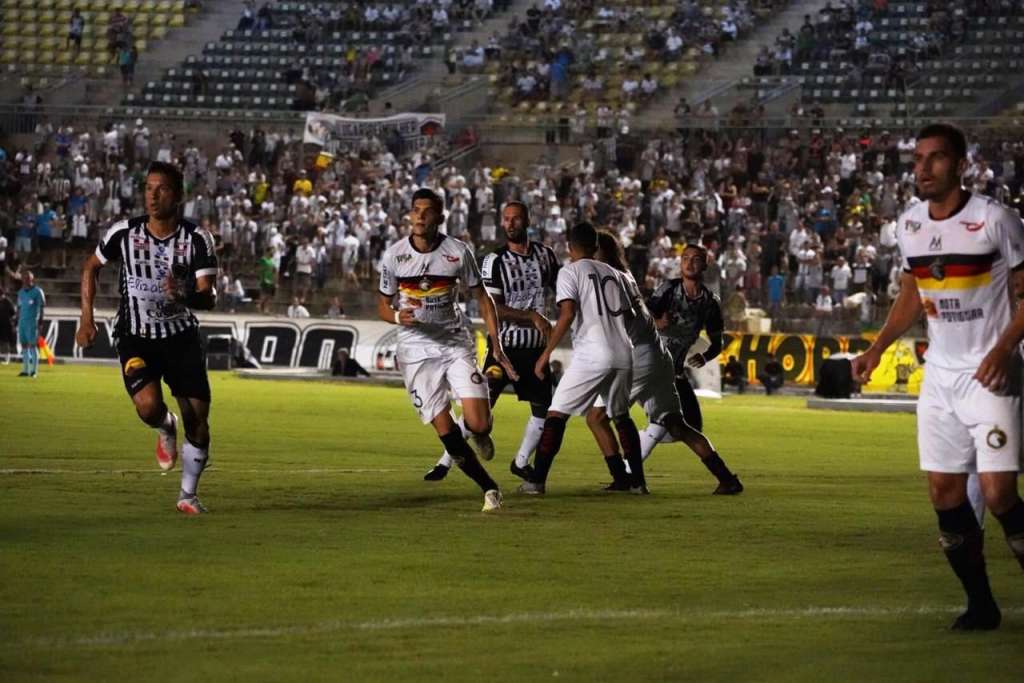 Globo e Botafogo-PB buscam embalar para entrar na briga pelo G4