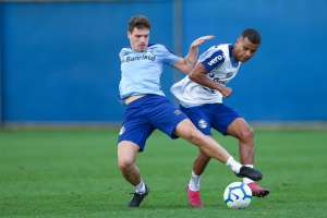 Com legião de ex-flamenguistas e um 'carrasco', Grêmio encara rubro-negro no Rio