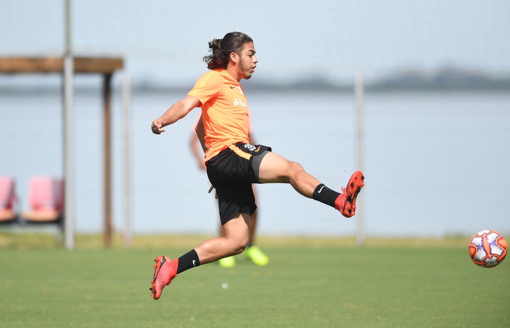 Nonato põe importância do duelo à frente da rivalidade entre Inter e Corinthians