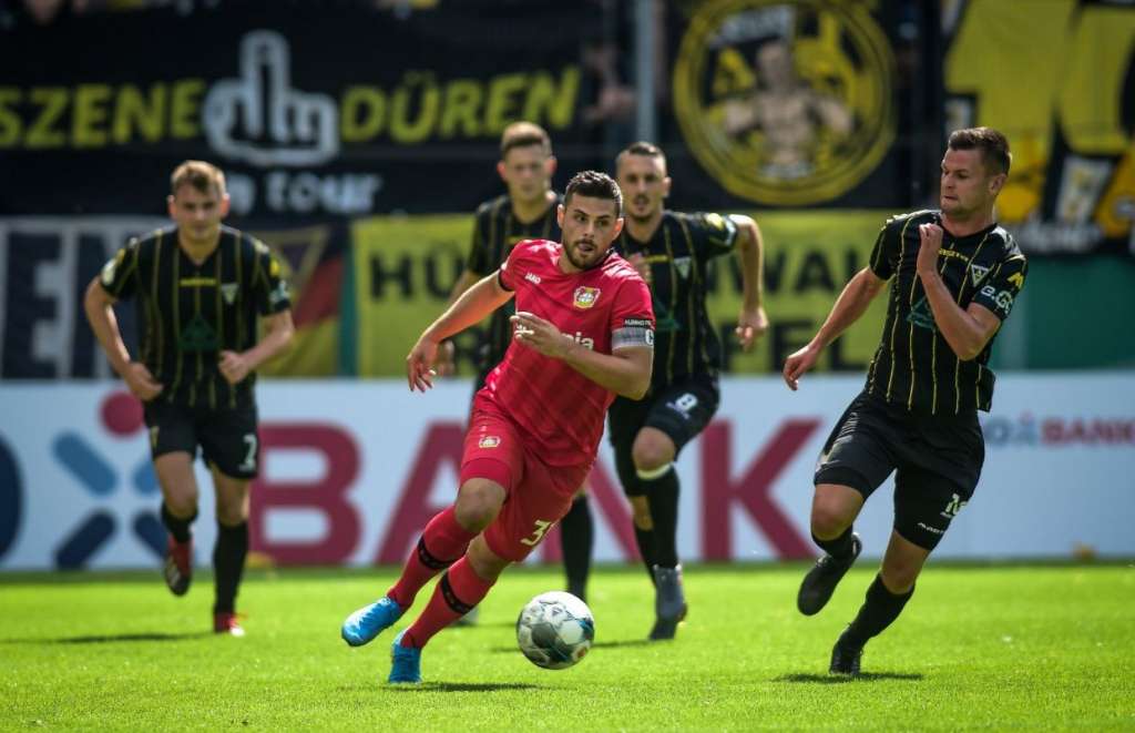 O Bayer Leverkusen não teve dificuldades para vencer o Alemannia Aachen fora de casa