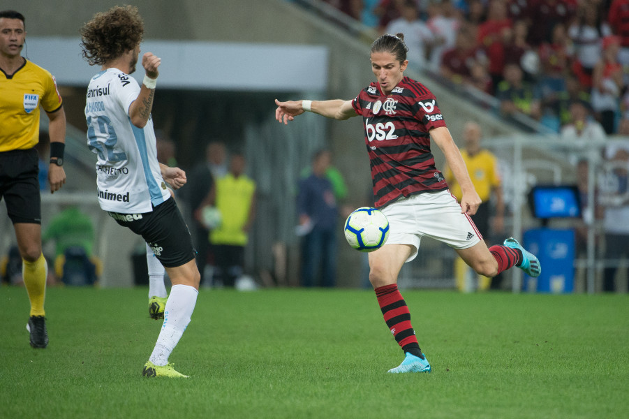 Léo Moura fala em jogo equilibrado em derrota do Grêmio e prioriza Copa do Brasil