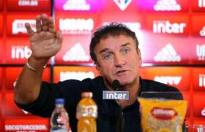 Cuca destaca mudança de postura do São Paulo e lamenta vaias da torcida