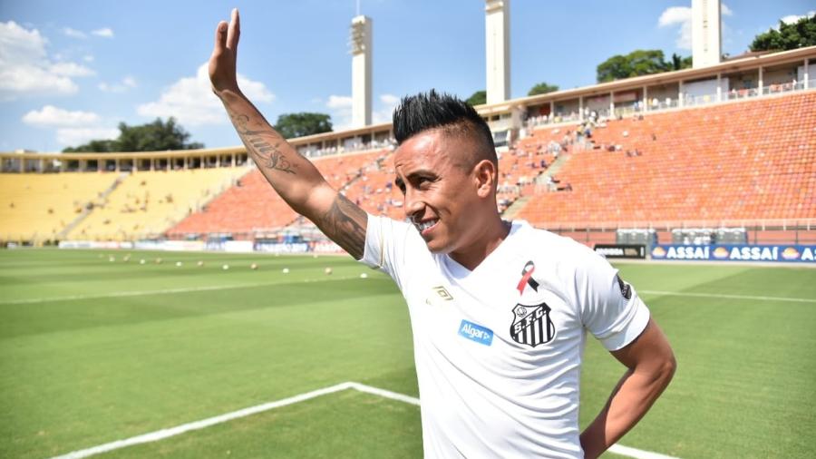 Presidente do Santos confirma interesse em negociar atacante