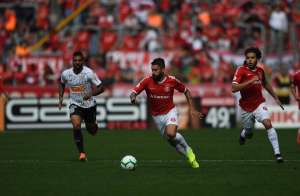 Jogadores do Inter lamentam chances perdidas e empate contra o Corinthians
