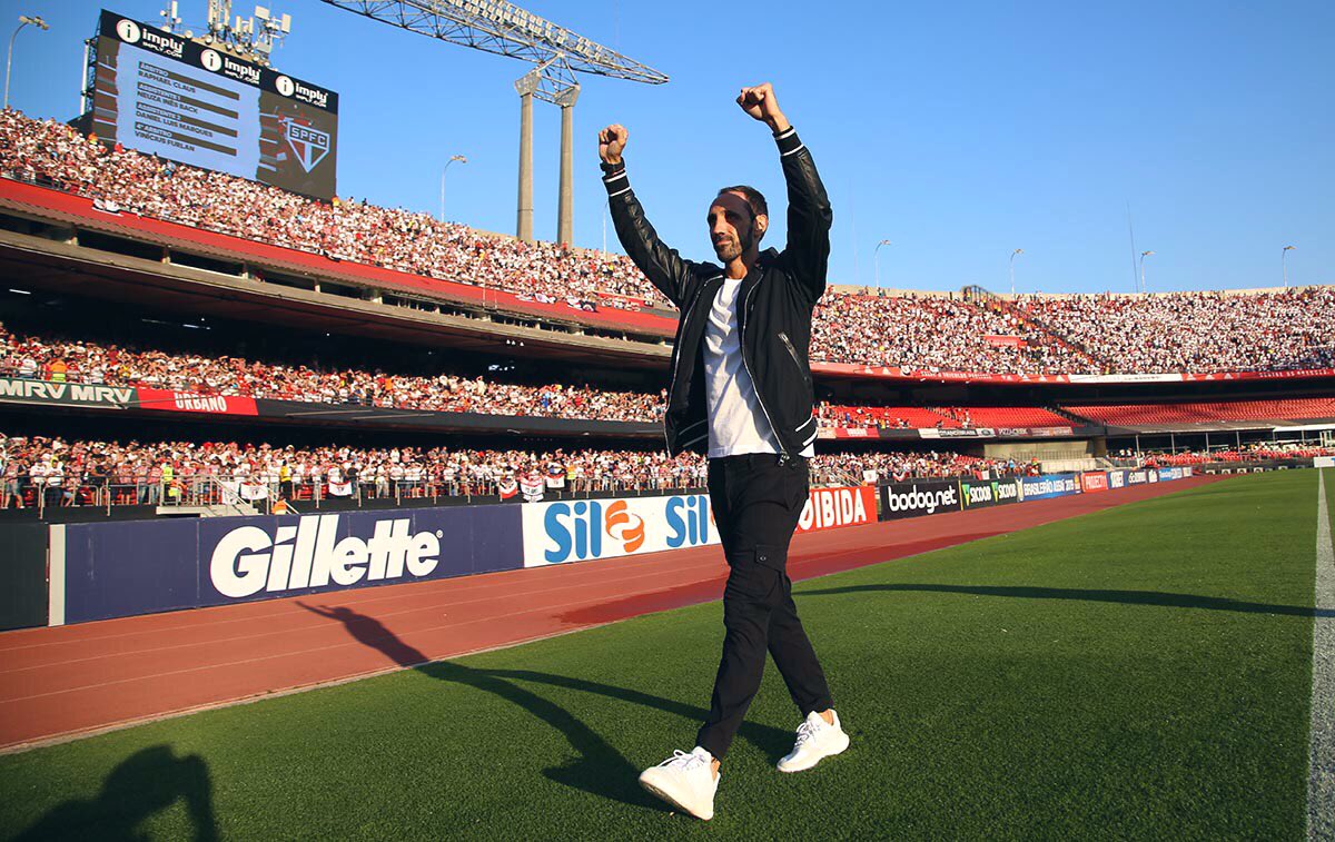 Reinaldo vê confiança em alta por Daniel Alves e pelos resultados do São Paulo