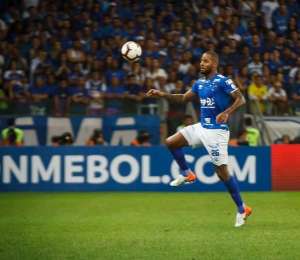 Preocupado após jogo ruim, Dedé espera que Ceni recupere a ‘confiança' do Cruzeiro