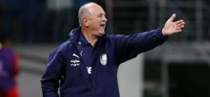 Felipão vê acerto em expulsão de Felipe Melo e avisa: 'Vamos conversar de novo'