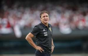 São Paulo se tornará mais versátil com Daniel Alves e Juanfran, projeta Cuca