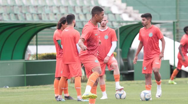Série B: De volta à lanterna, Guarani abre semana decisiva sob pressão