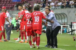 Série C: Com dedo de Paulinho Kobayashi, Imperatriz vence lanterna e volta ao G4