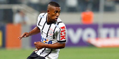 Após racismo, atacante ex-Corinthians nega saída do Zenit e até cogita seleção russa