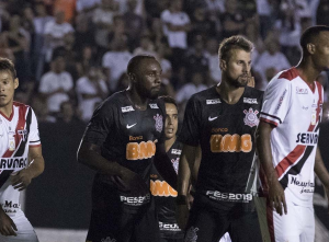 Corinthians libera zagueiro para acertar com time dos Emirados Árabes