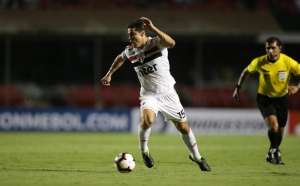 Hernanes tem lesão muscular grave e vira desfalque no São Paulo