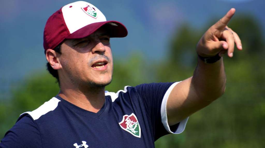 O técnico Fernando Diniz foi cobrado pela diretoria do Fluminense