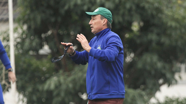 Série B: Um mês após estreia, Roberto Fonseca segue sem repetir escalação no Guarani