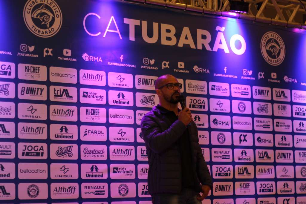Técnico Pingo discursou em evento de apresentação do elenco do Tubarão - Leonardo Hübbe | CA Tubarão