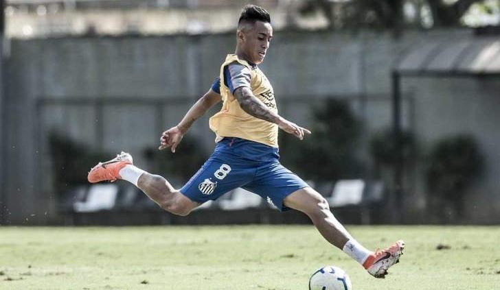 Jorge Sampaoli avisa diretoria do Santos que não conta mais com meia peruano