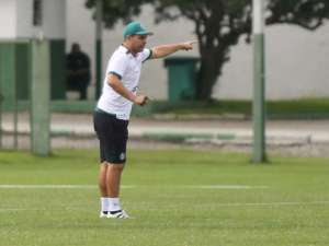 Série B: Umberto Louzer vê Coritiba 'maduro' após a Copa América