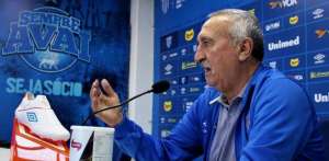 Lanterna do Brasileirão, Avaí desliga diretor de futebol depois de três anos