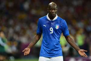 Clube italiano desmente jornal ao negar acerto com Balotelli