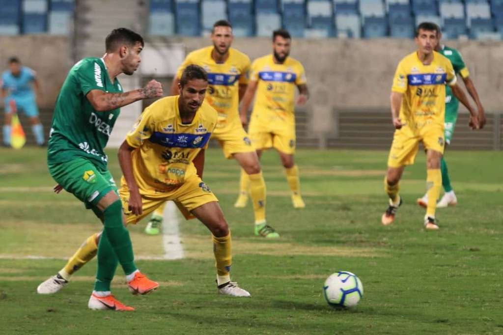 O Cuiabá conseguiu a classificação para as quartas de final da Copa Verde