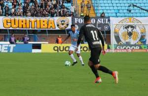 Três jogadores são poupados pela comissão técnica do Avaí