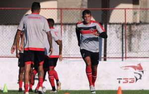 Série C: Com retorno de volante, Marcelo Veiga relaciona 20 atletas no Ferroviário