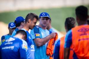 ​Cruzeiro atrasa salários de funcionários, mas paga multa de Rogério Ceni