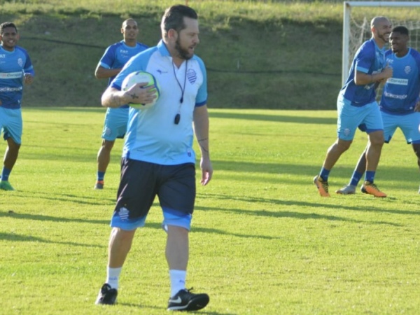 Contra o rebaixamento, CSA busca um alento diante do Fluminense