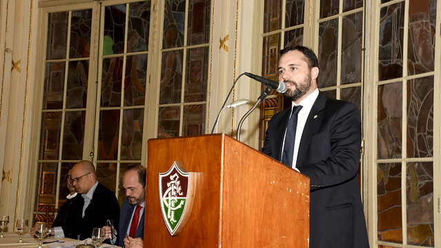 Presidente do Fluminense evita cobrar Diniz e pede apoio da torcida contra o CSA