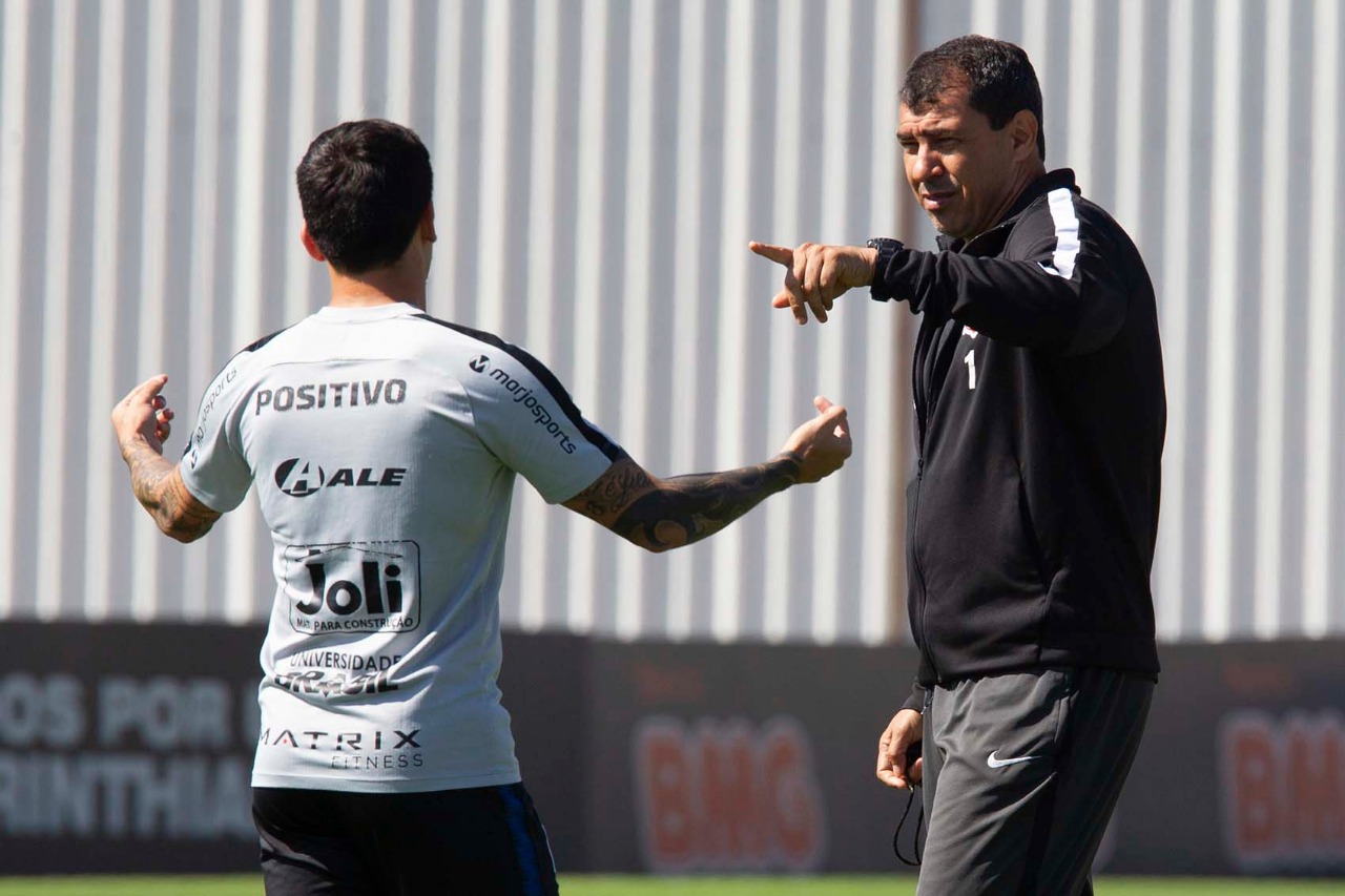 Carille mais uma vez fecha treino e não confirma Corinthians para sábado