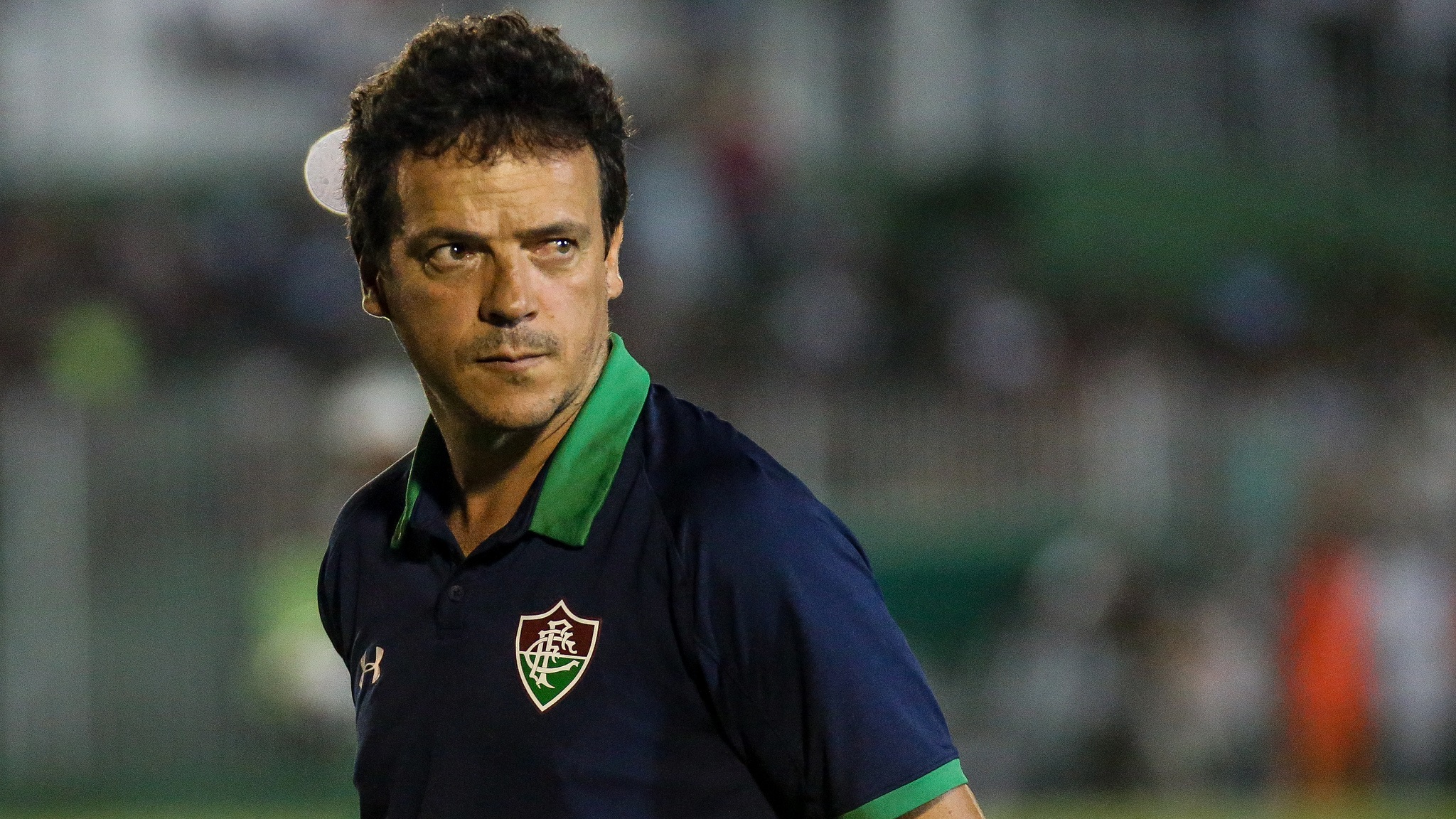 Conmebol suspende Diniz e multa o Fluminense por incidentes na Sul-Americana