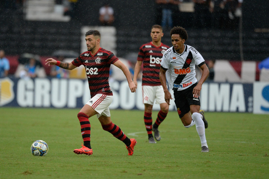 Em Brasília, Vasco e Flamengo duelam no Clássico dos Milhões para manter boa fase