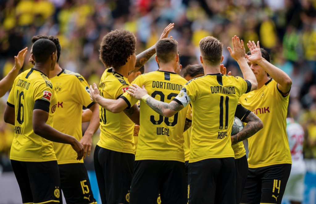 Borussia Dortmund faz 2º tempo perfeito e atropela Augsburg na estreia