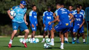 Estreias de Daniel Alves e Rogério Ceni incendiam a 15.ª rodada do Brasileirão