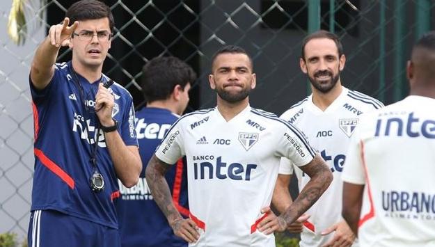 Daniel Alves e Juanfran
