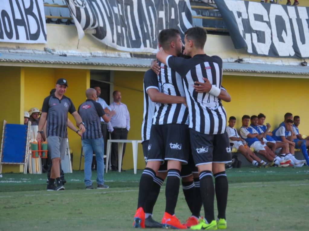 Bernô goleou a Ponte Preta e se classificou à próxima fase