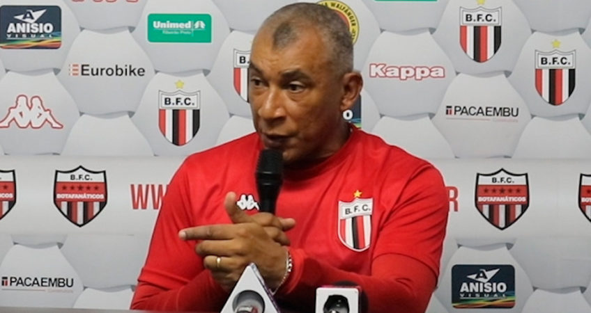Série B: “Botafogo-SP precisa ser sólido”, diz técnico Hemerson Maria