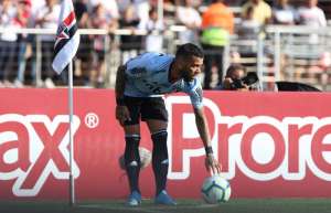 Cuca analisa estreias de Daniel Alves e Juanfran: 'Dão uma luz bem maior a todos'