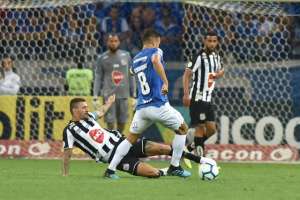 Após revés, Santos tem desgaste de rivais como 'aliado' para se manter na ponta