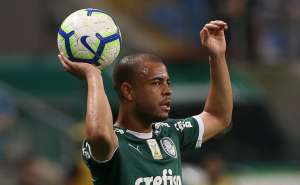 Lesão de Mayke e saída de Fabiano limitam opções na lateral direita do Palmeiras