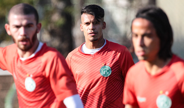 Série B: Em desvantagem física e pressionado no Z4, Guarani vai de ônibus até Ponta Grossa