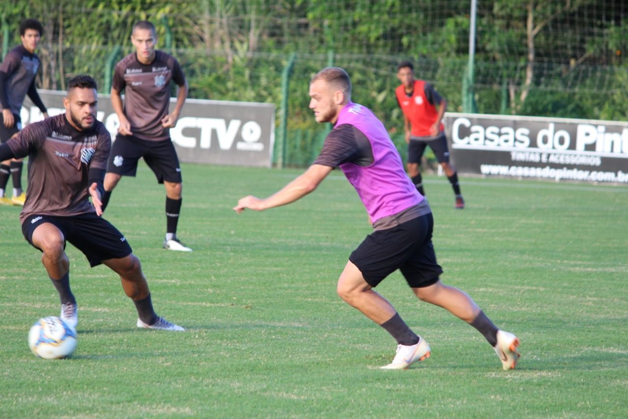 Série B: Conselheiros do Figueirense cobram empresa por pendências com elenco