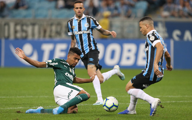 Grêmio e Palmeiras iniciam duelo de técnicos gaúchos nas quartas da Libertadores