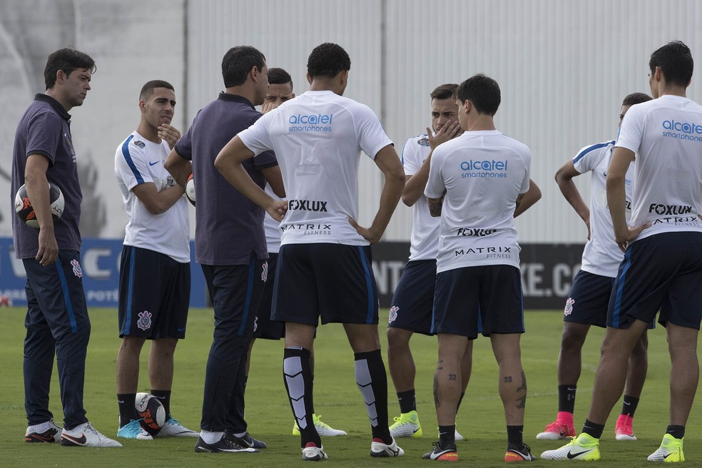 Carille testa Mateus Vital e Boselli para enfrentar o Fluminense na Sul-Americana