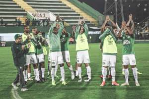Conselho da Chapecoense veta mando de campo contra Flamengo e Corinthians