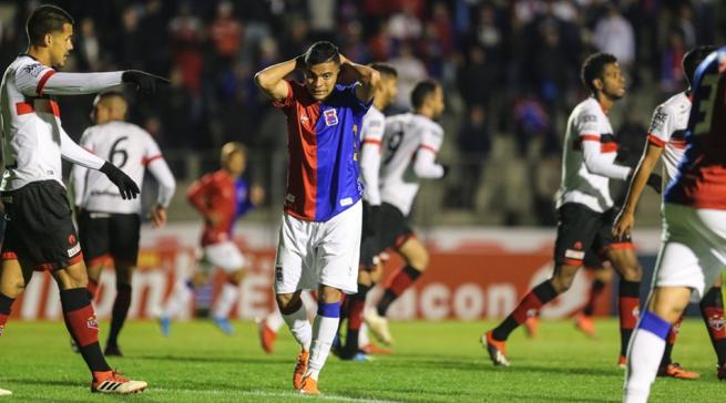 Paraná criou e perdeu poucas chances. Foto: Geraldo Bubniak/ Paraná Clube