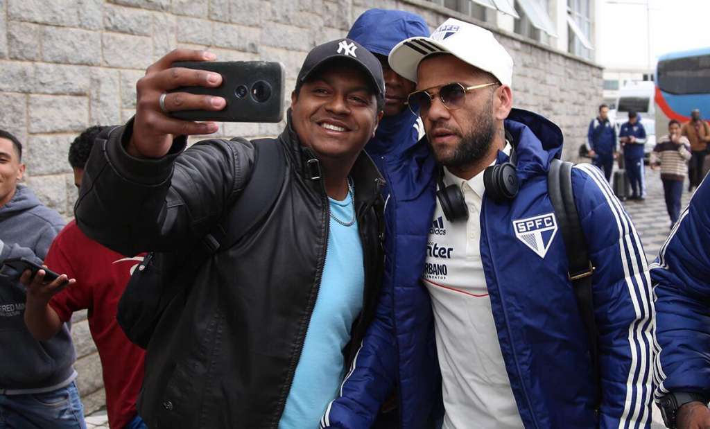 O São Paulo já está em Curitiba para enfrentar o Athletico